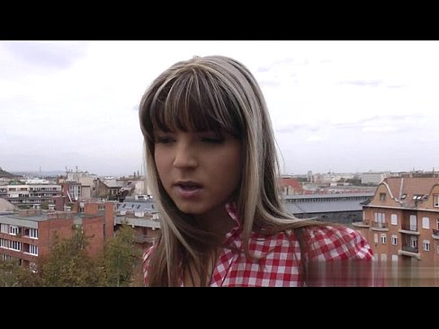 Хардкорный анальный гэнгбэнг с молодой порнозвездой